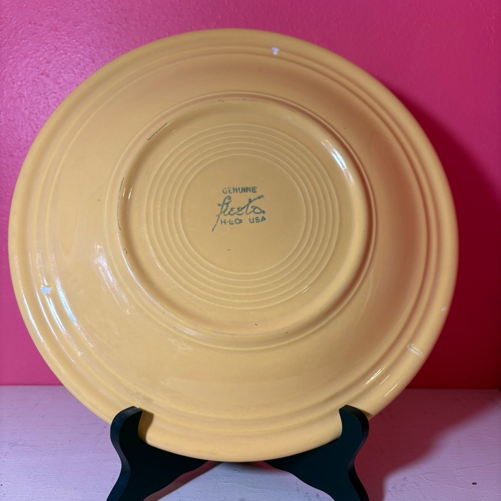 Vintage * Genuine Fiestaware Yellow Dinner Plate Collectible Homer Laughlin GUC - Picture 8 of 8